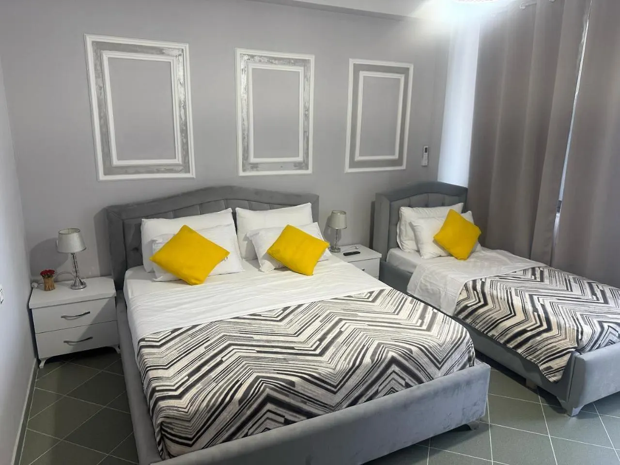 Apartments Next To The Beach In Дуррес